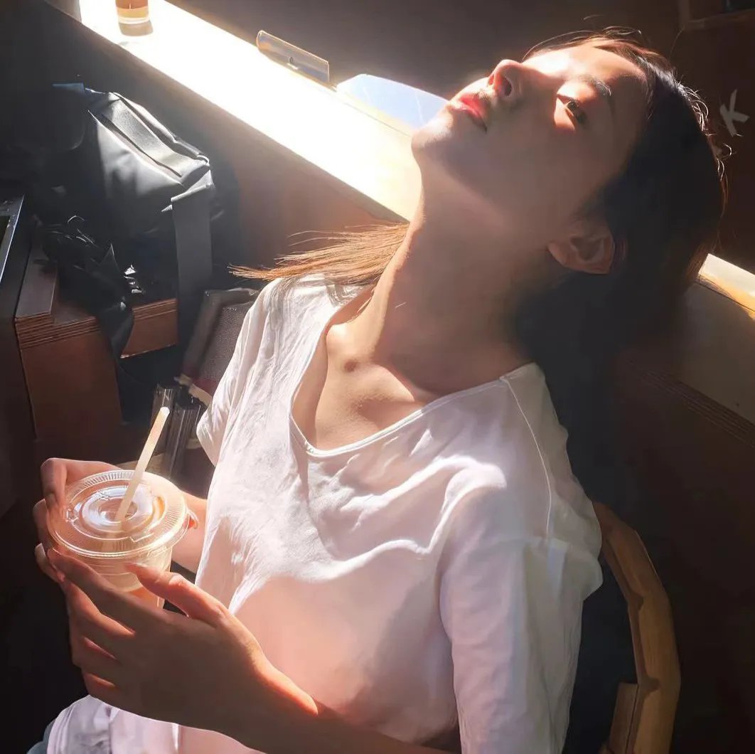 张大千敦煌传奇封面